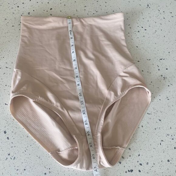 Ambrielle Wonderful Edge Back Magic High-Waist Control Briefs Warm Beige Size L - Picture 9 of 12
